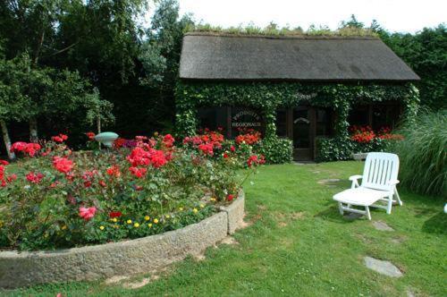 Logis Hotel Restaurant Manoir De L'Acherie Sainte-Cecile  Ngoại thất bức ảnh