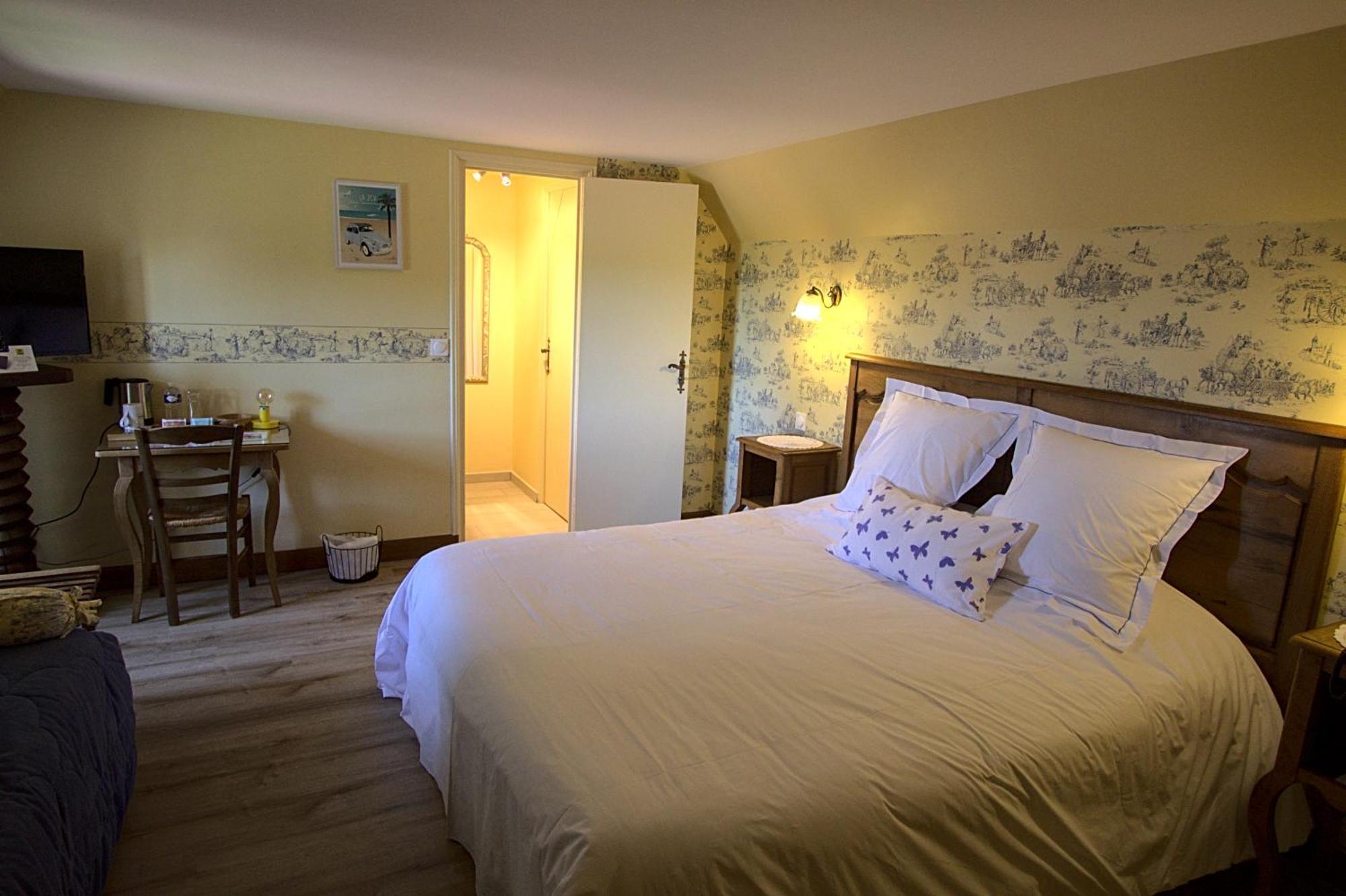 Logis Hotel Restaurant Manoir De L'Acherie Sainte-Cecile  Ngoại thất bức ảnh