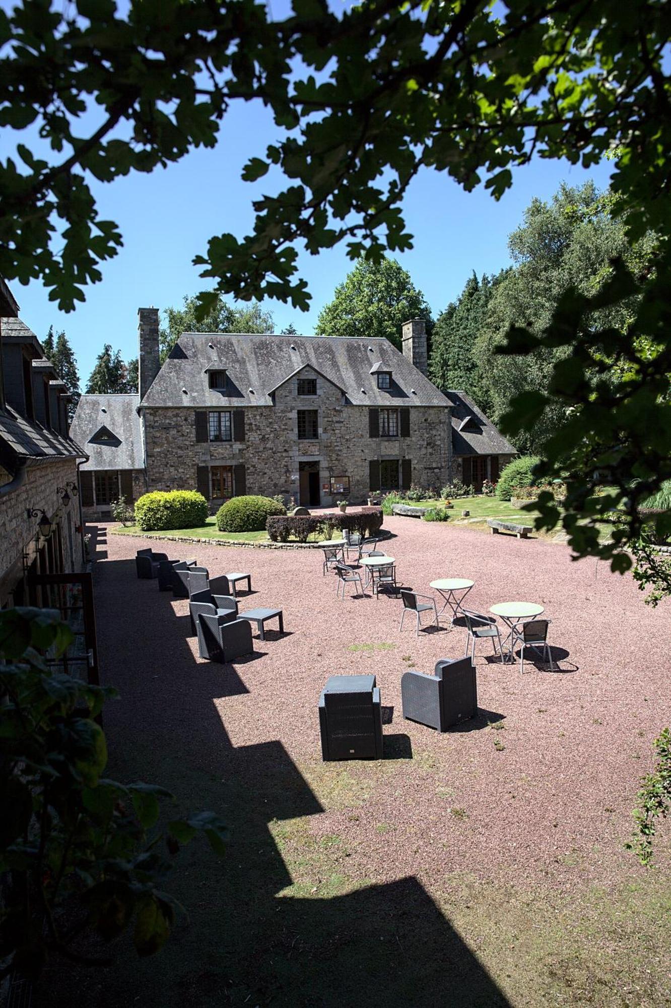Logis Hotel Restaurant Manoir De L'Acherie Sainte-Cecile  Ngoại thất bức ảnh