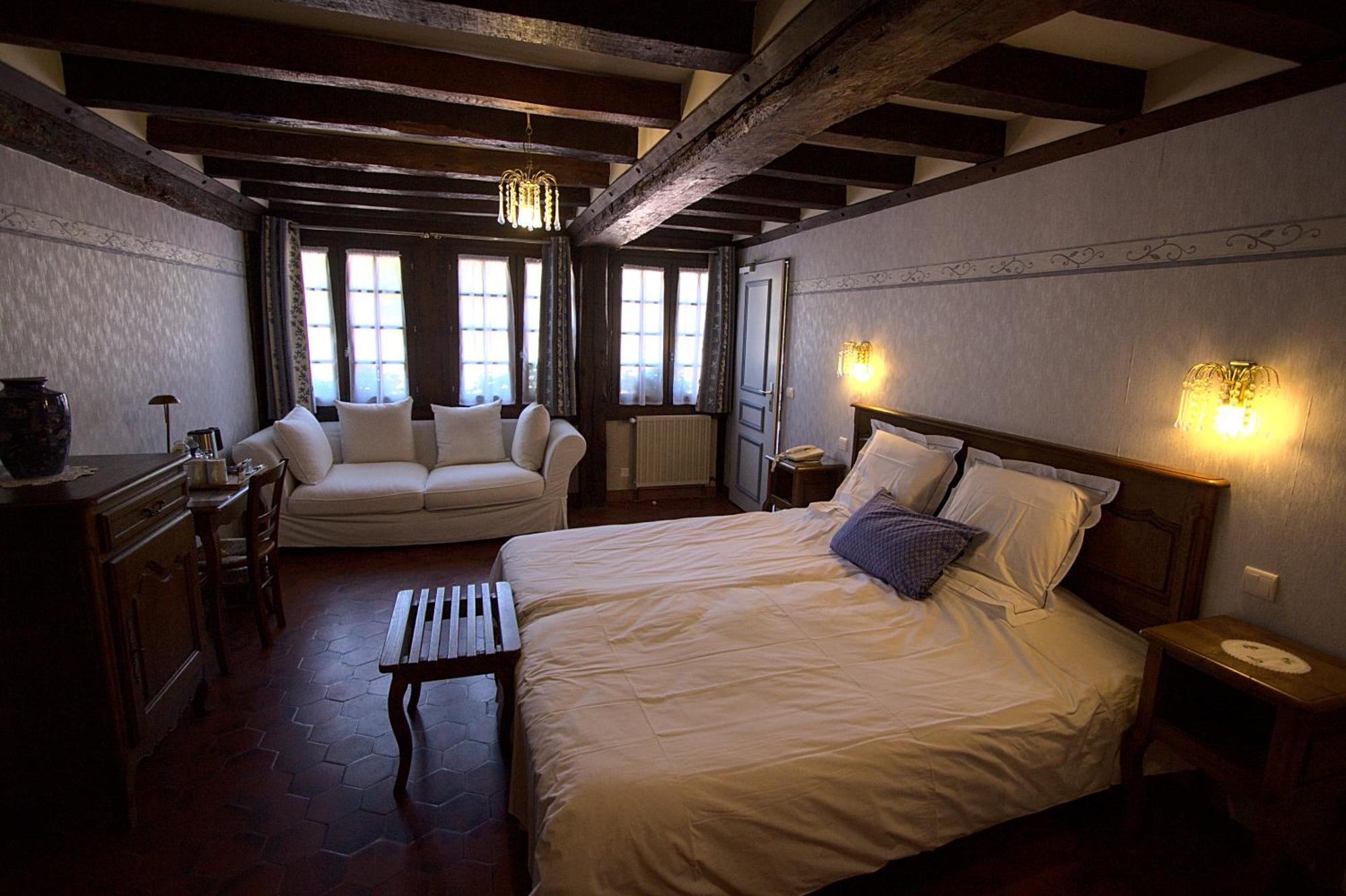 Logis Hotel Restaurant Manoir De L'Acherie Sainte-Cecile  Ngoại thất bức ảnh