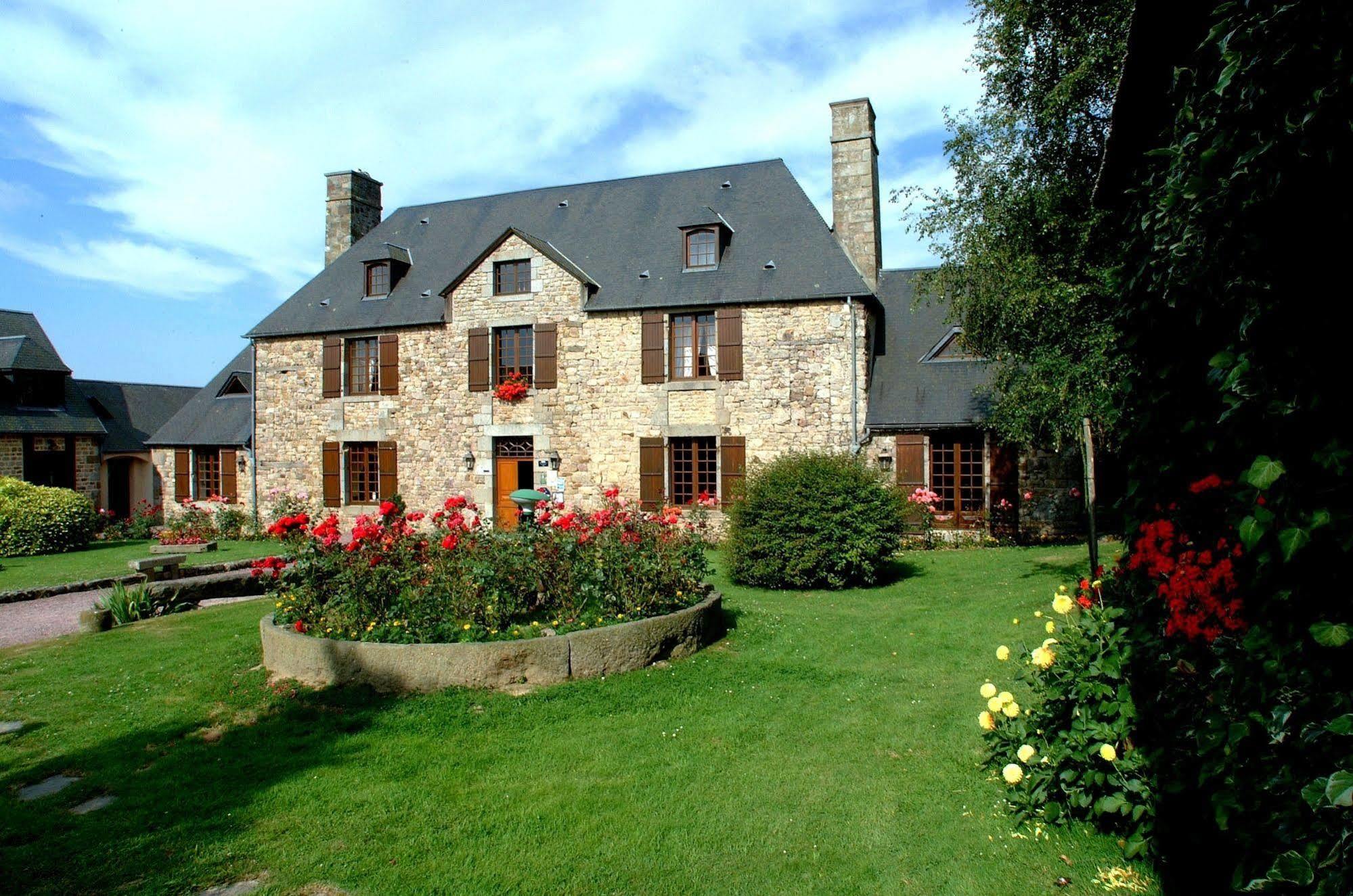 Logis Hotel Restaurant Manoir De L'Acherie Sainte-Cecile  Ngoại thất bức ảnh